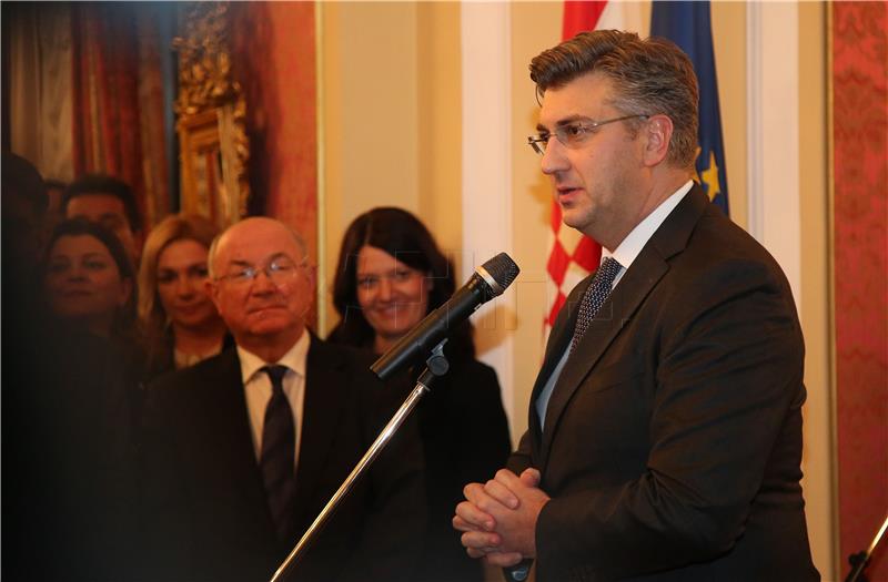 Plenković i Pejčinović Burić: euro, Schengen i OECD hrvatski su vanjskopolitički prioriteti za 2018.