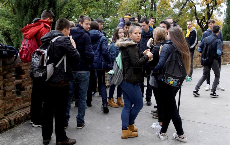 Pokrenut postupak za izvanredni otkaz vjeroučitelju Bagariću