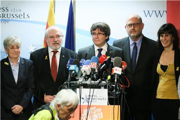 Puigdemont traži da mu se omogući povratak u Kataloniju