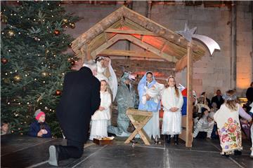 Žive jaslice pred dubrovačkom Katedralom