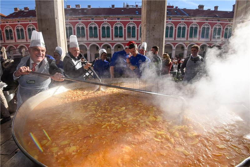 Podjela bakalara na Splitskim Prokurativama