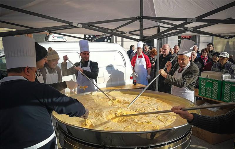 U Puli spravljena fritaja od 2018 jaja