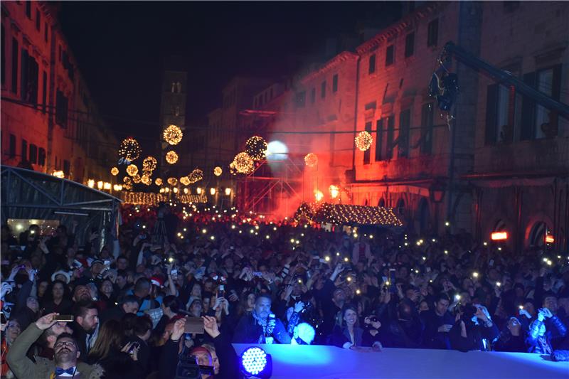 Doček nove 2018. godine na Stradunu