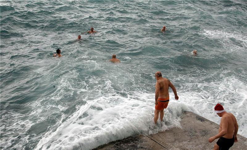 U novogodišnjem kupanju u Rijeci poginula dvojica muškaraca