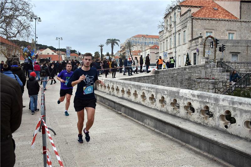 Četvrto izdanje međunarodne atletske ulične utrke "DuRun10K"