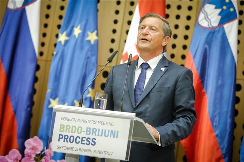 Erjavec: zbog toga što nismo imali granicu s Hrvatskom 1991. išli smo na arbitražu