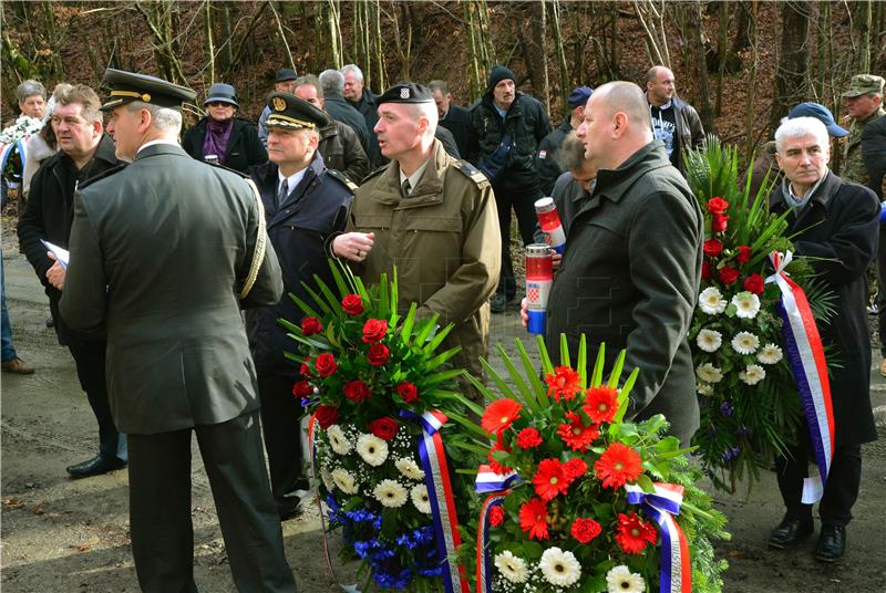 U mjestu Širinci održana prigodna komemoracija u spomen na 17 poginulih branitelja i vojnu akciju "Širinci 92"