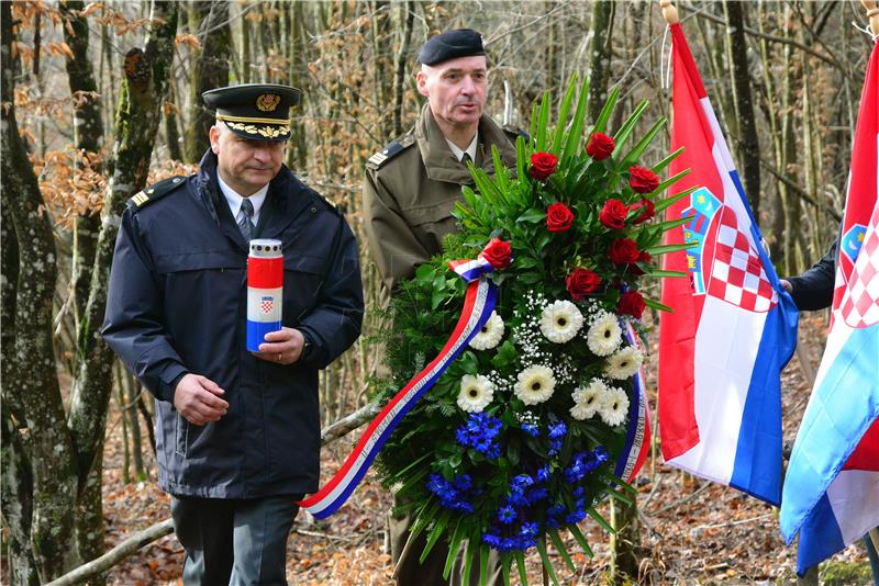 U mjestu Širinci održana prigodna komemoracija u spomen na 17 poginulih branitelja i vojnu akciju "Širinci 92"