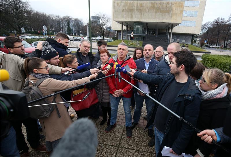 Konferencija za medije najvećih sindikata u zagrebačkom Holdingu