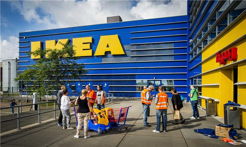 Piškite po katalogu IKEA-e: ako ste trudni, dobijete popust