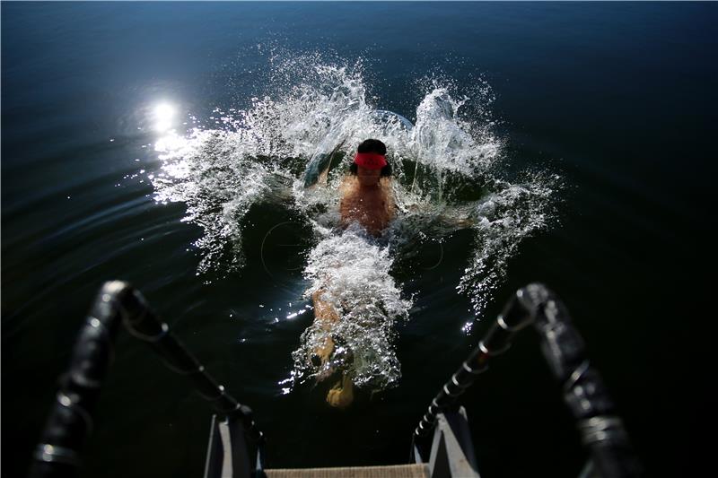 CHINA WEATHER WINTER SWIMMING