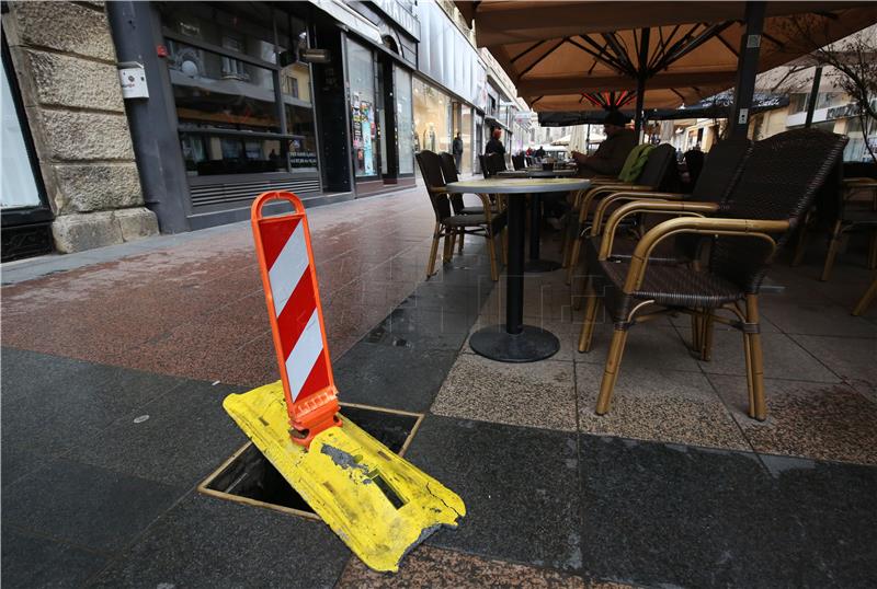 Nestali poklopci šahtova u Preradovićevoj ulici u Zagrebu