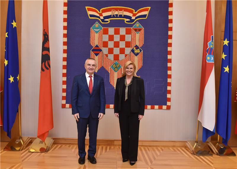 Predsjednica Grabar-Kitarović i albanski predsjednik Meta ocijenili odnose Hrvatske i Albanije vrlo dobrima - priopćenje 