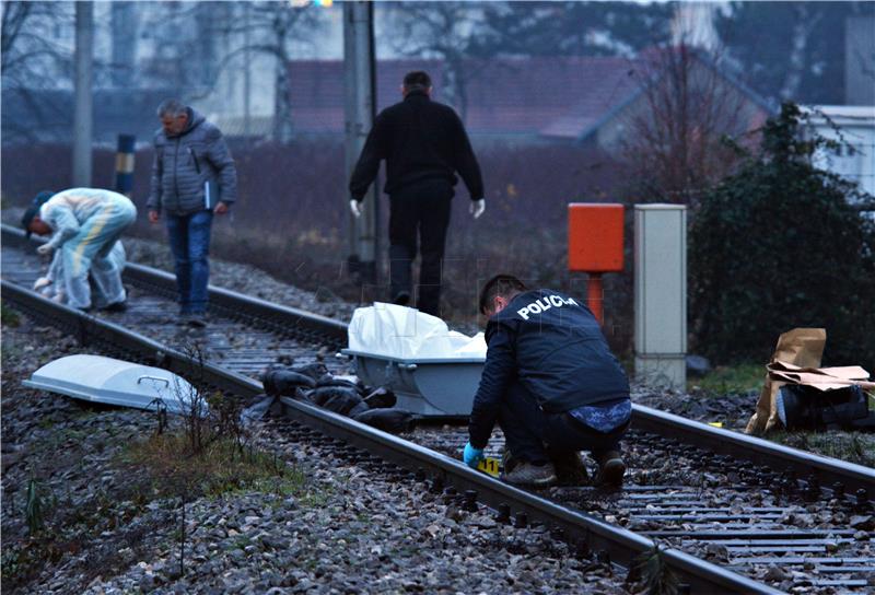 U naletu vlaka u Karlovcu smrtno stradao muškarac