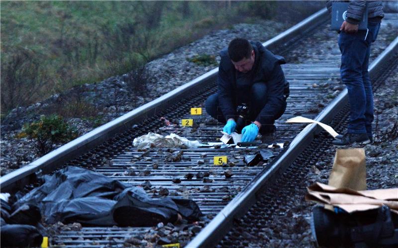 U naletu vlaka u Karlovcu smrtno stradao muškarac