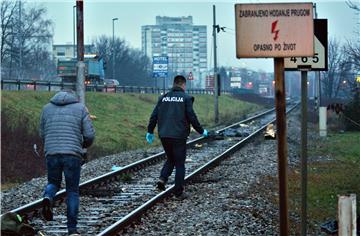 U naletu vlaka u Karlovcu smrtno stradao muškarac