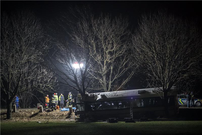 Troje mrtvih, 45 ozlijeđenih u autobusnoj nesreći u Pragu