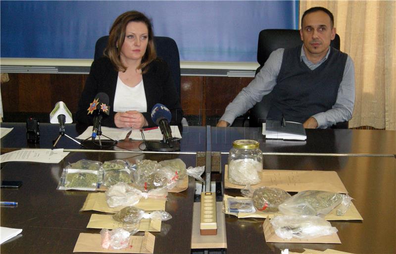 Sisak: Kazneno prijavljeno 11 osoba za proizvodnju i prodaju droga