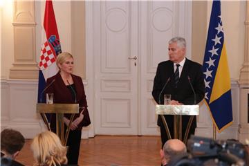 Grabar-Kitarović i Čović: Dijalog najbolji put za napredak