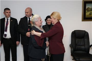 Srebrenica mothers still consider Croatian president their friend