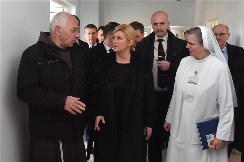 Croatian president to wrap up her visit to Bosnia a day early