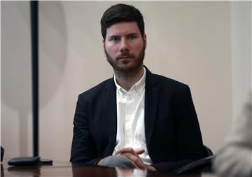 Pernar pozvao Vladu da ne čeka da se u 3. maju ponovi Uljanik