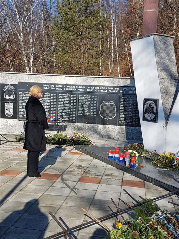 Predsjednica odala počast žrtvama u Ahmićima i Križančevu selu