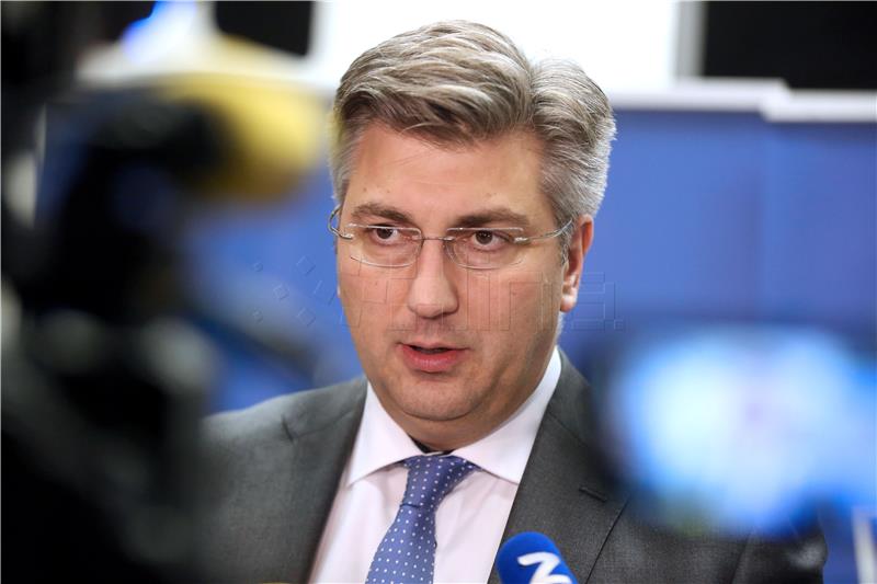 Plenković: Sve je u redu, malo me muči kašalj