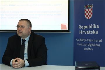 Potpisivanje Ugovora o dodjeli bespovratnih sredstava 'Uspostava integralnog sustava za upravljanje službenom dokumentacijom RH'