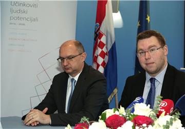 Potpisivanje Ugovora o dodjeli bespovratnih sredstava 'Uspostava integralnog sustava za upravljanje službenom dokumentacijom RH'