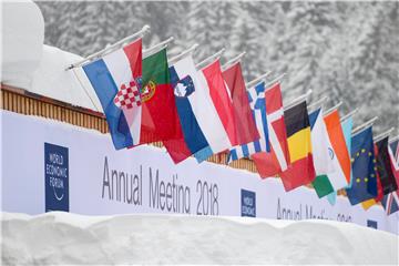 Davos u znaku snijega, Papine poruke o "odgovornosti" i produbljenju jaza   