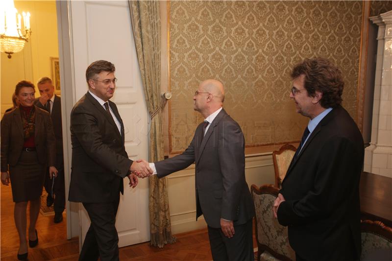 PM receives Croat minority delegation from Serbia