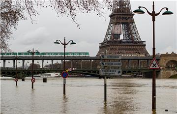 FRANCE PARIS WEATHER FLOOD