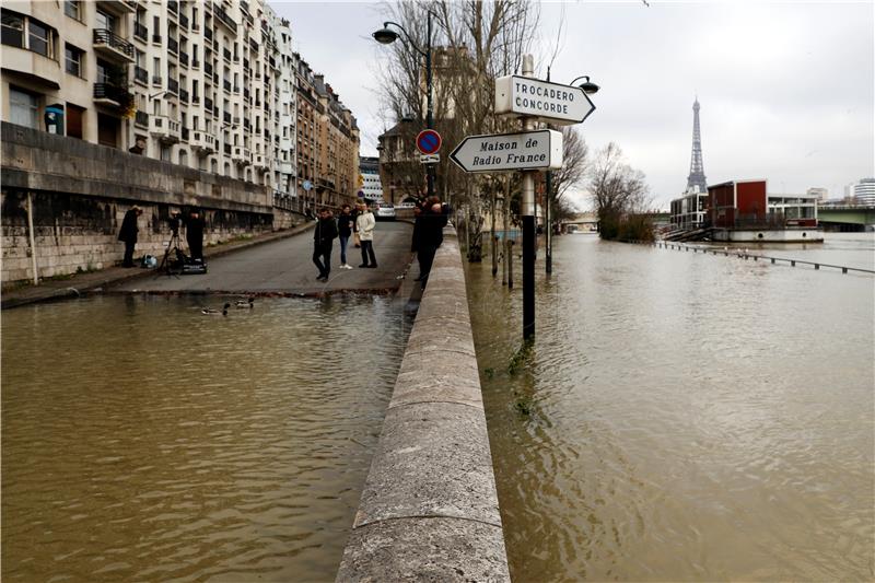 FRANCE PARIS WEATHER FLOOD