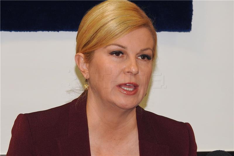 Grabar-Kitarovic: Slovenia's sending of fines to Croatian fishermen is irresponsible behaviour