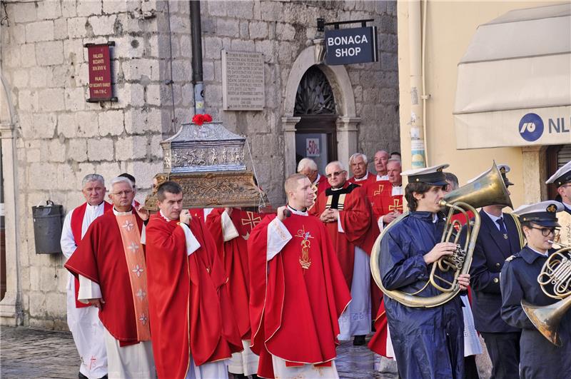 Vanjskom procesijom proslavljen zaštitnik Kotora i biskupije sv. Tripun