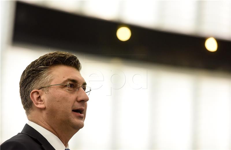 Plenković: Hrvatski prioritet uvođenje eura