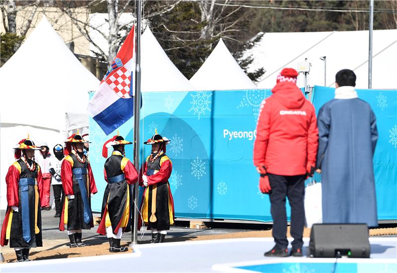 ZOI 2018.: U Olimpijskom selu podignut hrvatski stijeg, uz dobrodošlicu domaćina