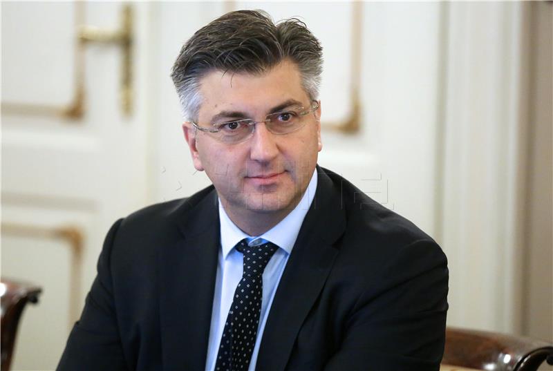 VLADA Plenković zadovoljan prognozama EK