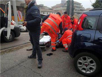 U Macerati sukob krajnje desnice i redarstvenika