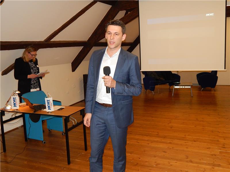 Bridge leader: Reforms necessary to keep young people in Croatia