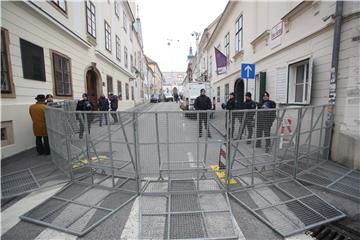 A few hundred rally in Zagreb's main square against Vucic's visit