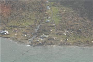 Otočje Tuvalu, otpisano zbog porasta razina mora, širi se