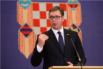 Vučić u Zagreb donio matične knjige iz Dvora na Uni