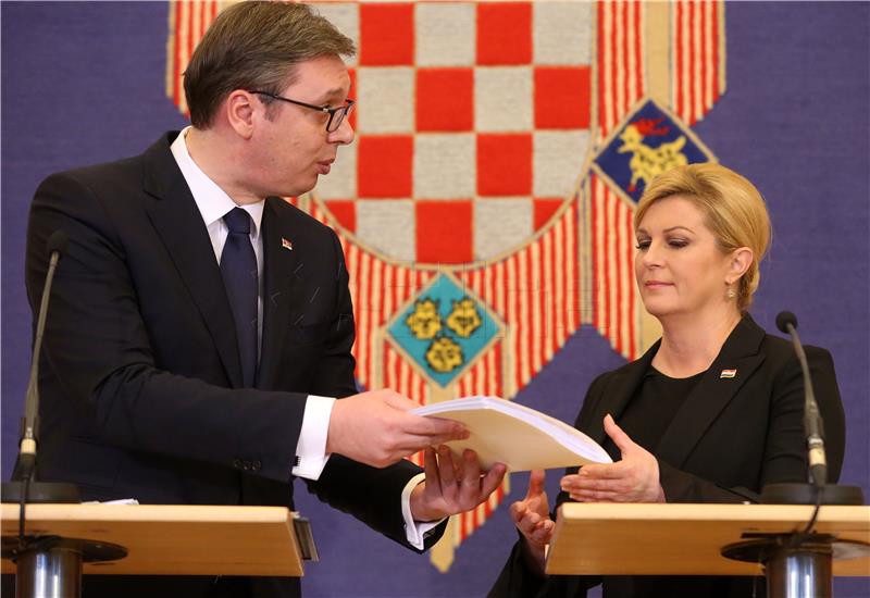 Grabar-Kitarovic for mature solving of issues, Vucic says won't beg Croatia about EU talks