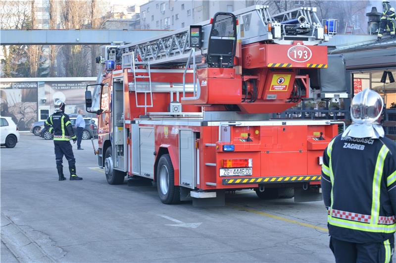 Prodajni centar Elgrada u Rijeci u potpunosti izgorio u požaru