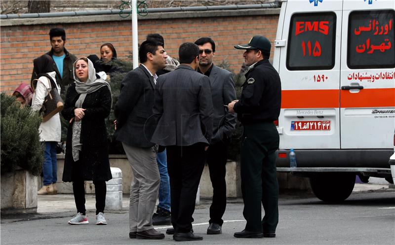 Iran pronašao ostatke srušenog zrakoplova koji je udario u vrh planine