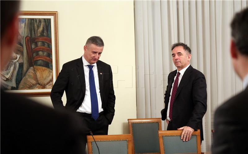 Karamarko: Pupovac misli da su ugrožena prava Srba ako on ne sudjeluje u vlasti