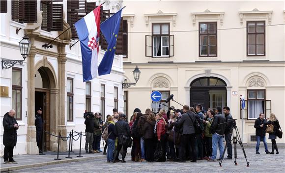 Konferencija za novinare premijera Plenkovića o situaciji u Agrokoru tijekom poslijepodneva