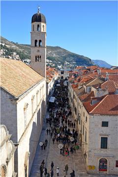 Dubrovnik tourist guides mark 80th anniversary of organised tours